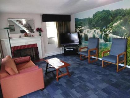 The Cardinal Inn - image 7