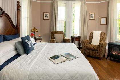 South Court Inn - image 15