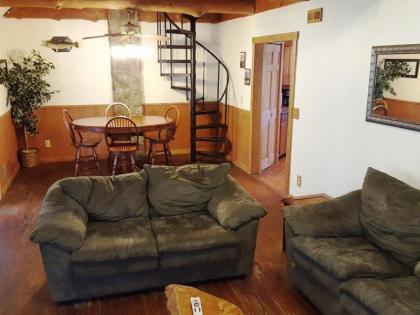 Christophers Riverside Cabin - image 12