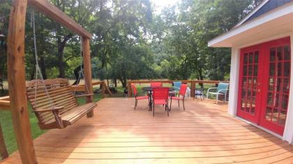 Christophers Riverside Cabin - image 6