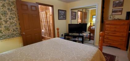 A Lazy River Cabin - image 14