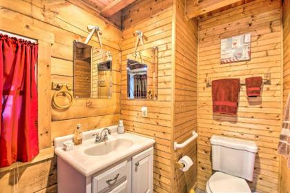 Garnerland in Luray Pet-Friendly Log Cabin with Porch - image 5