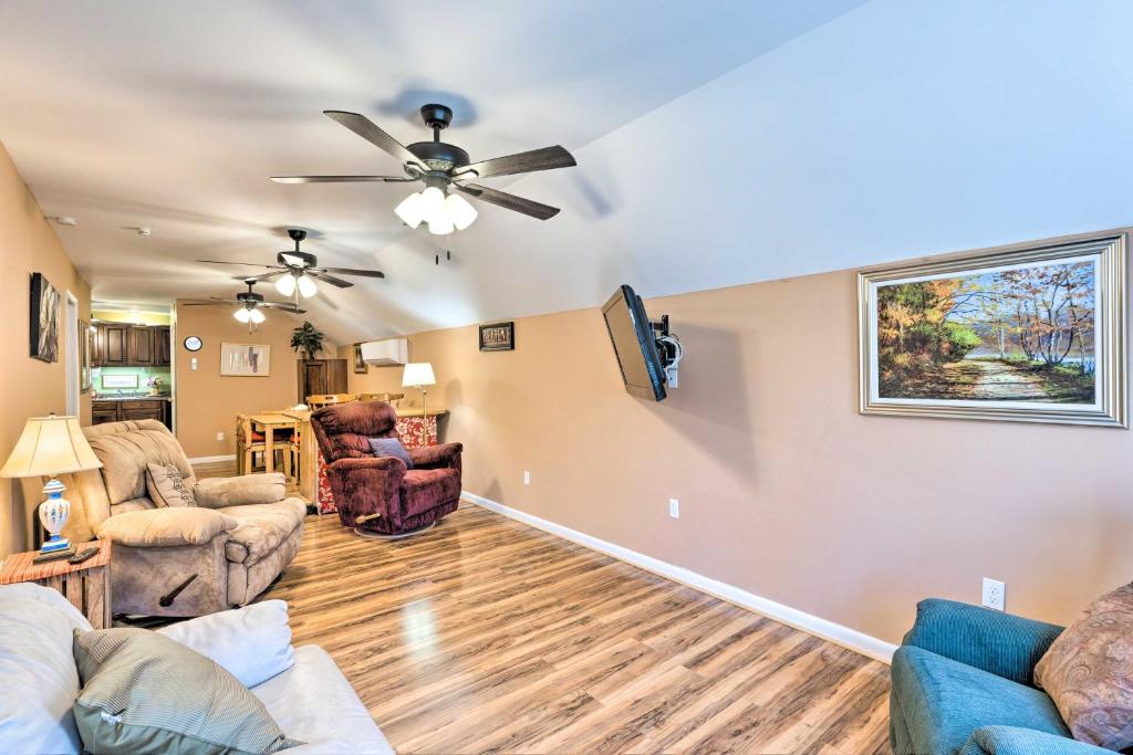 Pet-Friendly Guest House with Fire Pit and Forest View - main image