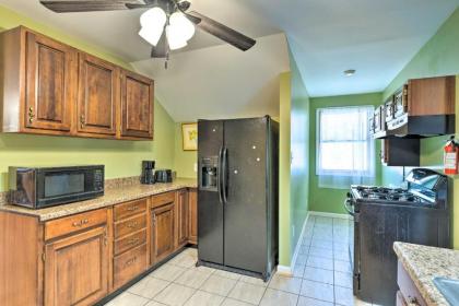 Pet-Friendly Guest House with Fire Pit and Forest View - image 10
