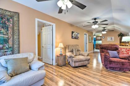 Pet-Friendly Guest House with Fire Pit and Forest View - image 3