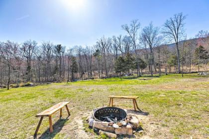 Pet-Friendly Guest House with Fire Pit and Forest View - image 4