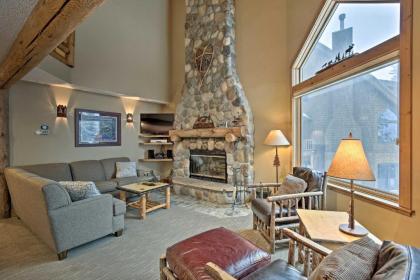 Comfy Lutsen Mountain Villa with Balcony Grill