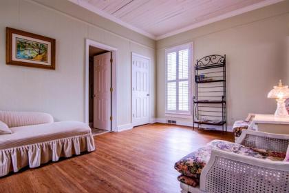 Tolley House - image 11