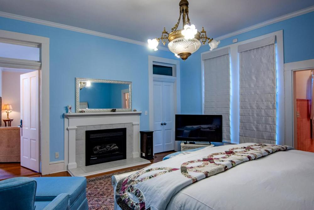 Tolley House - image 6