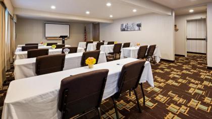 Best Western Alderwood - image 11