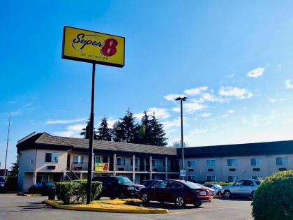 Super 8 by Wyndham Lynnwood Lynnwood