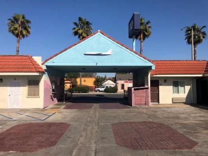 The Fly Inn Motel - image 5