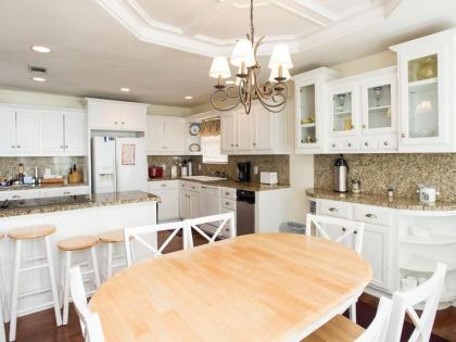 180 Degree View of Cedar Creek Lake! - image 5