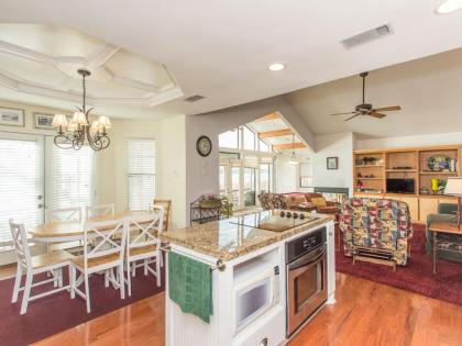180 Degree View of Cedar Creek Lake! - image 6