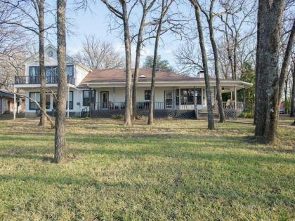 Porch Grove   Southern Charm at its Finest on Cedar Creek Lake mabank