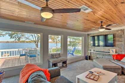 Cedar Creek Lakefront Home with Dock and Fire Pit - image 1