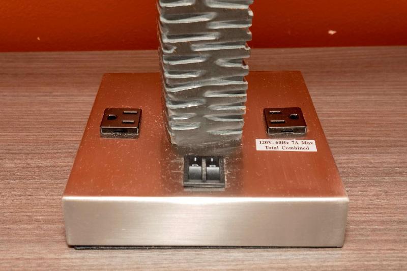Econo Lodge - image 7