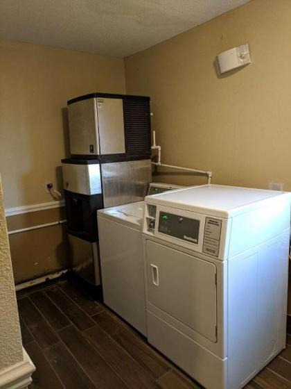 SureStay Plus by Best Western Tarboro-Kingsboro - image 10
