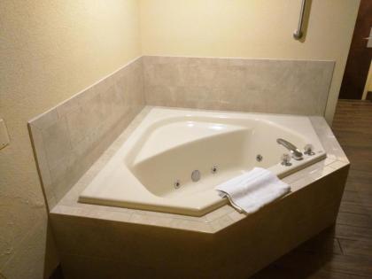 SureStay Plus by Best Western Tarboro-Kingsboro - image 3