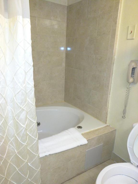 SureStay Plus by Best Western Tarboro-Kingsboro - image 4