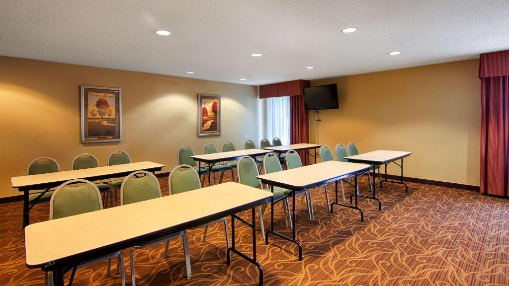 SureStay Plus by Best Western Tarboro-Kingsboro - image 5