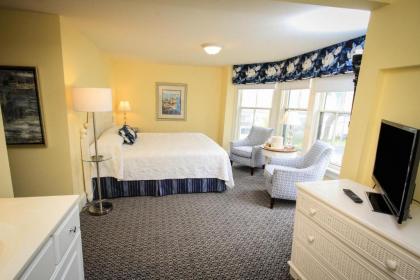 Harbour View Inn - image 10