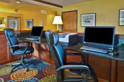 Holiday Inn Express Mackinaw City an IHG Hotel - image 15