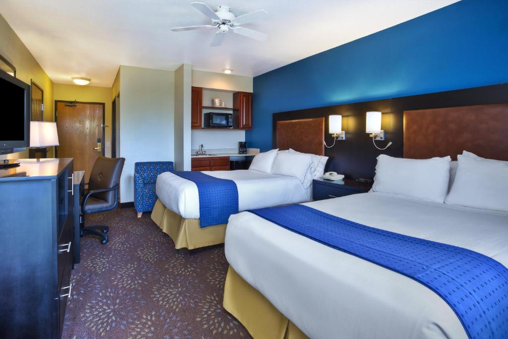 Holiday Inn Express Mackinaw City an IHG Hotel - image 6