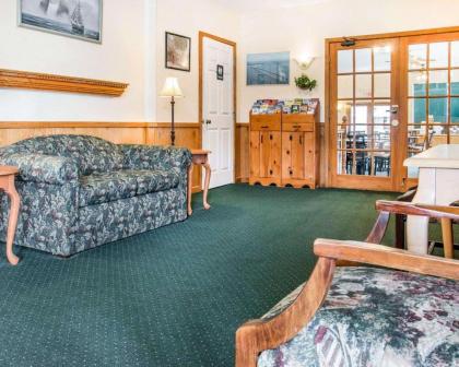 Quality Inn and Suites Mackinaw City - image 15