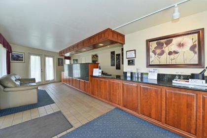 Americas Best Value Inn Mackinaw City - image 4