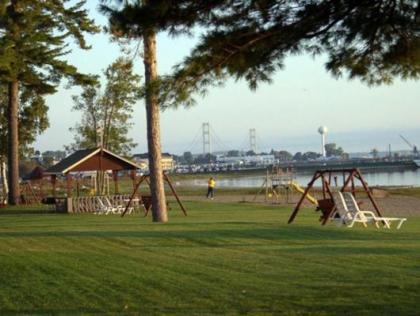 Waterfront Inn Mackinaw City