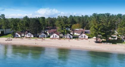 The Beach House Lakeside Cottages