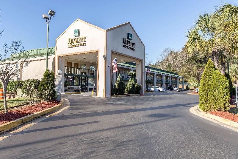Quality Inn And Suites - main image
