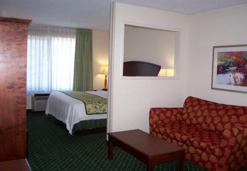 Fairfield Inn & Suites Macon - image 5