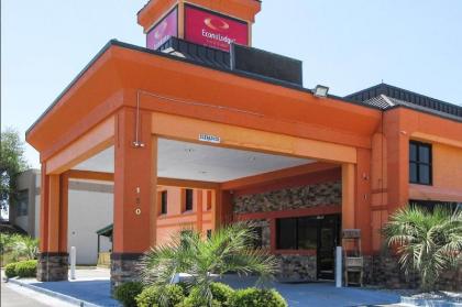 Econo Lodge Inn  Suites macon