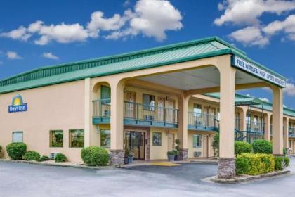 Days Inn By Wyndham Macon I-475