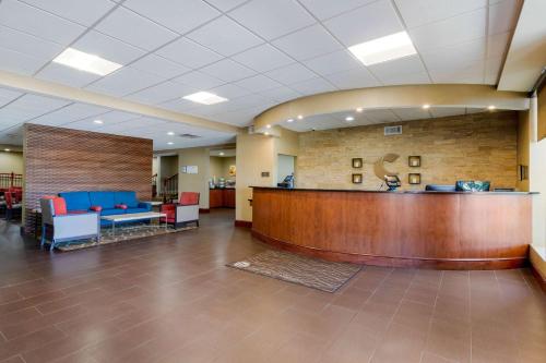 Comfort Inn & Suites Macon West - image 3