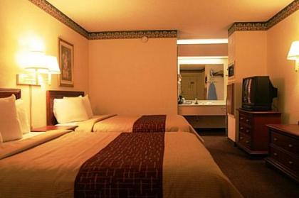 Regency Inn & Suites - image 5