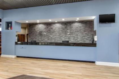 Suburban Extended Stay Hotel - image 4