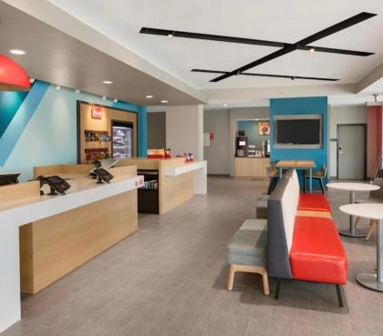 avid hotels - Macon North an IHG Hotel - image 2