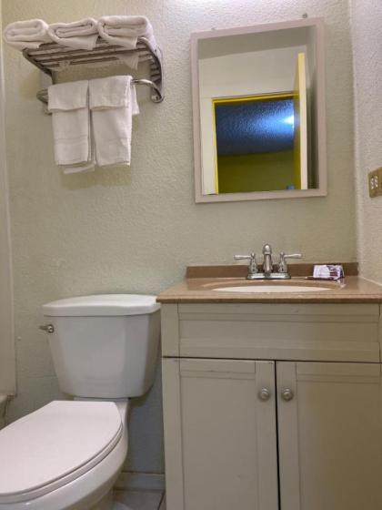 Madill Inn - image 15