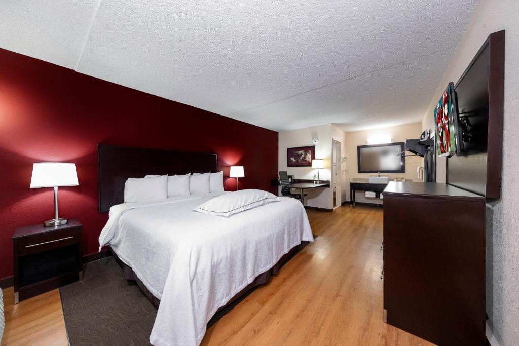 Red Roof Inn PLUS+ Huntsville – Madison - main image