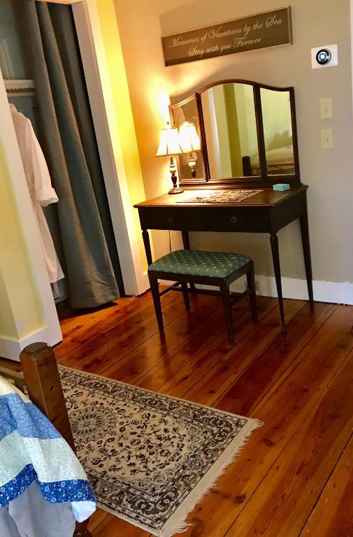 Scranton Seahorse Inn - image 4