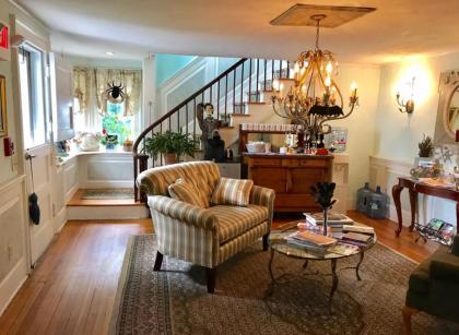 Scranton Seahorse Inn - image 8