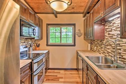 Home with Sunroom   10 min Walk to Boulder Beach madison New Hampshire
