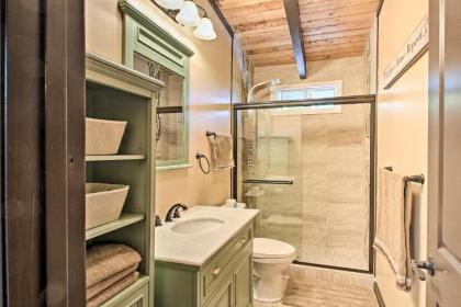 Home with Sunroom - 10-Min Walk to Boulder Beach - image 15