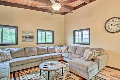 Home with Sunroom - 10-Min Walk to Boulder Beach - image 4