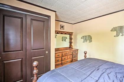 Home with Sunroom - 10-Min Walk to Boulder Beach - image 9