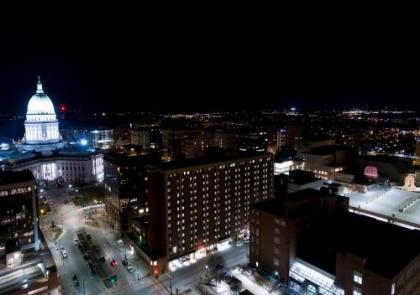 The Madison Concourse Hotel - image 2