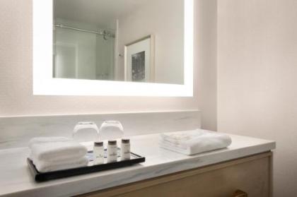 Sheraton Madison Hotel - image 2